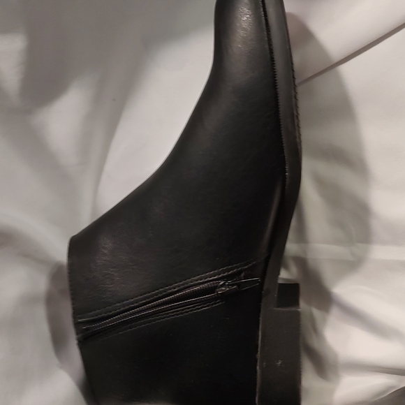 Black ankle boots - Picture 3 of 5